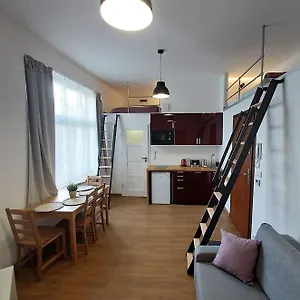 old-town-stage-apartment-one.krakowhotelspoland.com/