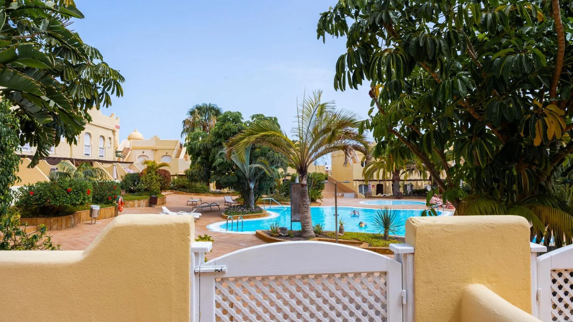 Villas Y Apartamentos El Sultan Corralejo Spain